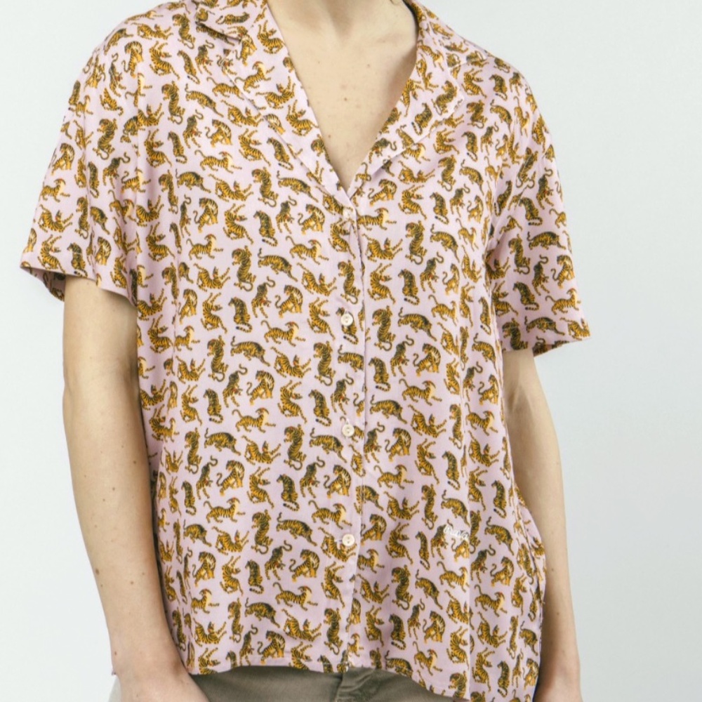 NWT Brava Fabrics Roar Roar Aloha Tiger Blouse